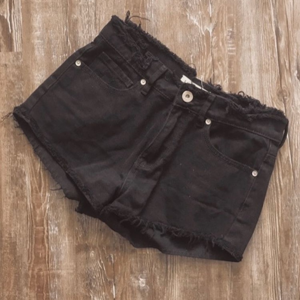 Black Bullhead Distressed Raw Hem Jean Denim Shorts